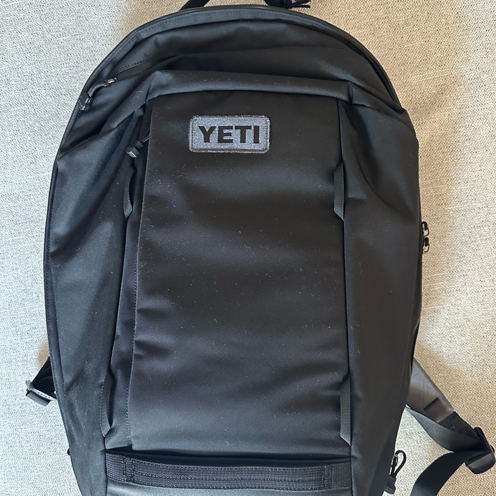 YETI crossroads 27L backpack